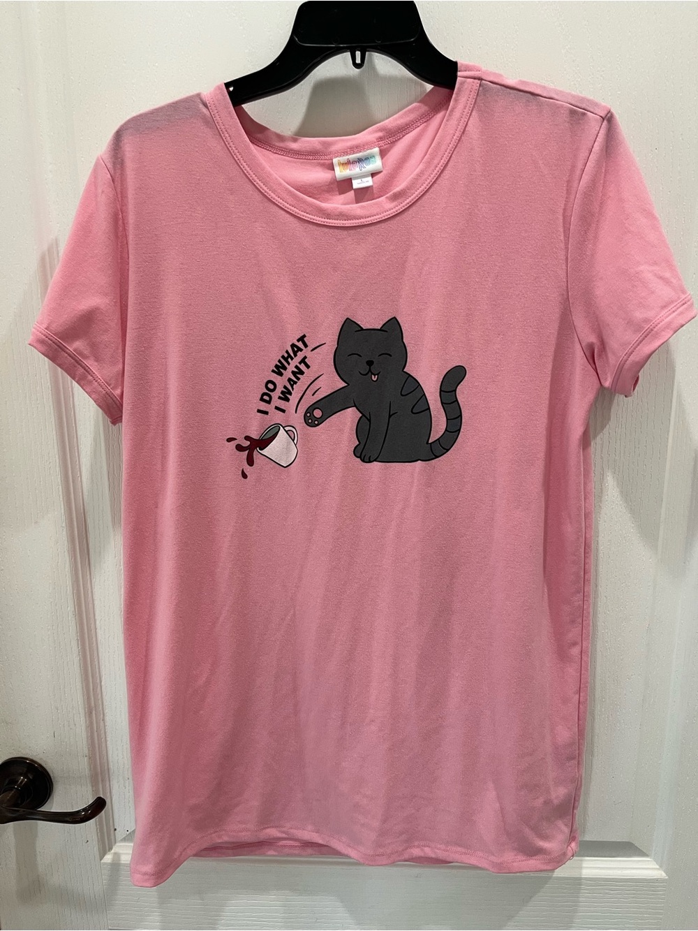 LuLaRoe Pink Tee with Black Cat Graphic